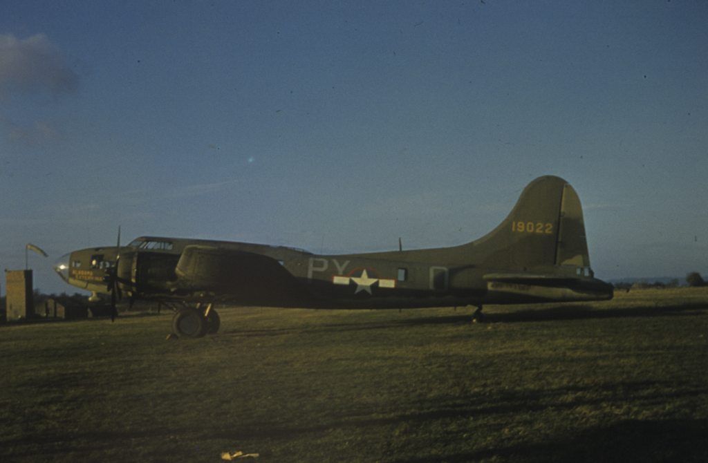 B-17s In Colour / USAAF / USN Library / Forums - Axis And Allies Paintworks